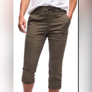INDYEVA “Nakato” Activewear/Casual Drawstring Capris Size M